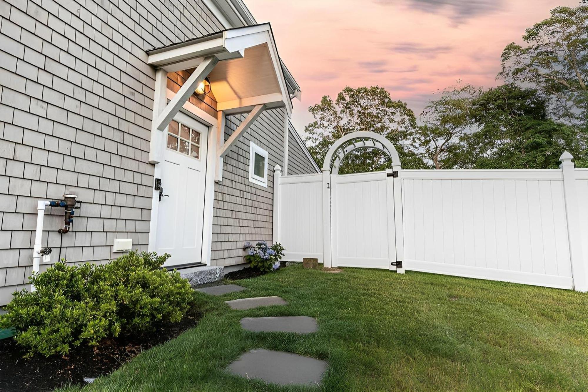 Renovated & Sophisticated Home Near Beach & Shops! Barnstable Exterior foto